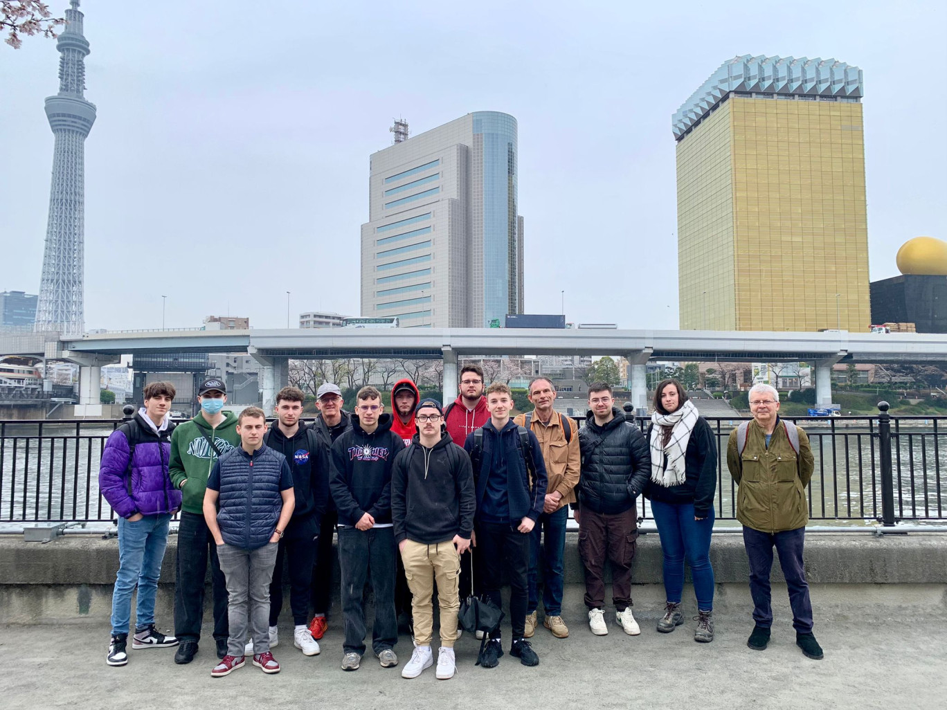 Pendant leur voyage au Japon, les apprentis des UIMM 21 – 71 ont plongé dans l’univers technologique du pays ainsi que dans son patrimoine et sa culture. (@ UIMM 21-71)