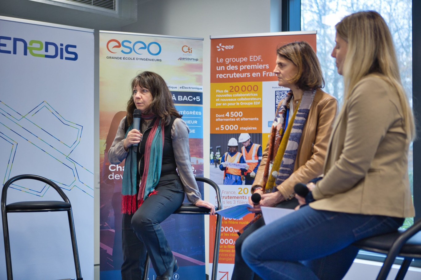 à gauche, Carmen Munoz-Dormoy, directrice action régionale, EDF Bourgogne-Franche-Comté et Laurence Mangenot, directrice ESTP Campus de Dijon / CMQ Green City. @ Aletheia Press/ Arnaud Morel