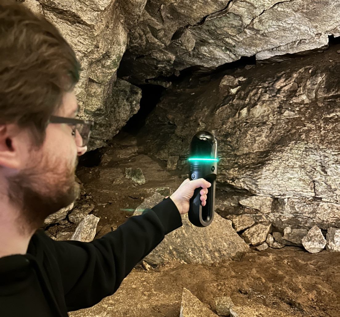 Pendant leur visite des grottes de Bèze, les étudiants ont notamment réalisé des scans 3D ou lidar dynamique. (@ Université de Bourgogne)